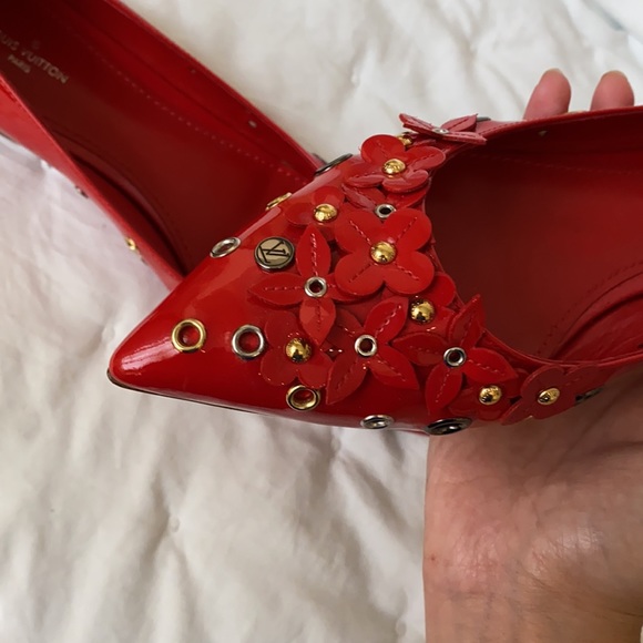 Authentic Louis Vuitton PatentLeather Cutout Flats - Picture 5 of 8